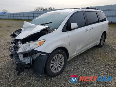 2016 TOYOTA SIENNA XLE 8-PASSENGER 5TDYK3DC8GS696665 - główne zdjęcie licytacji z USA - miniatura