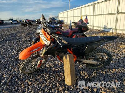 Trzecie zdjęcie samochodu z tyłu: 2022 KTM 350 SX-F VIN:VBKSXN430NM223188 - miniatura