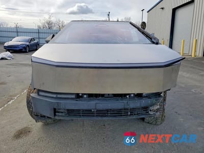 Piąte zdjęcie samochodu w środku: 2024 TESLA CYBERTRUCK VIN:7G2CEHEE9RA019723 - miniatura