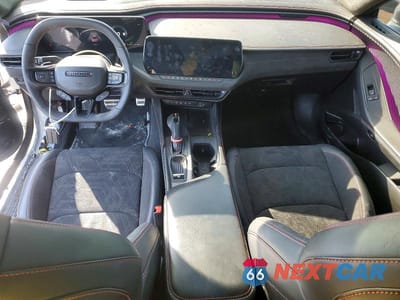 Zdjęcie 8 z 12 samochodu: 2024 DODGE CHARGER DAYTONA SCAT PACK VIN:2C3CDBDKXRR167031 - miniatura