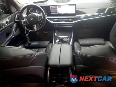 Zdjęcie 8 z 13 samochodu: 2025 BMW X5 VIN:5UX13EU06S9W85699 - miniatura