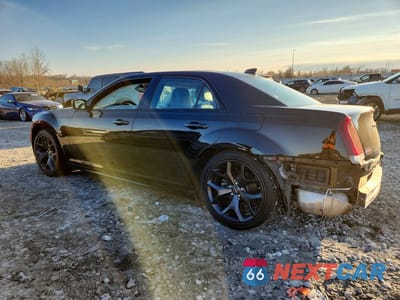 Drugie zdjęcie samochodu z przodu: 2023 CHRYSLER 300 TOURING L VIN:2C3CCADG9PH609308 - miniatura