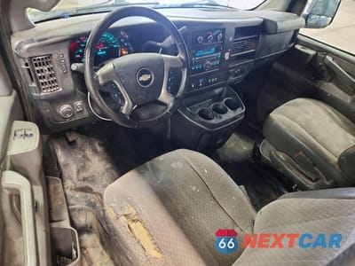 Zdjęcie 8 z 12 samochodu: 2016 CHEVROLET EXPRESS G2500 VIN:1GCWGAFF5G1230337 - miniatura