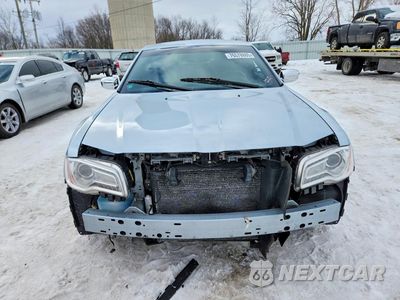 Piąte zdjęcie samochodu w środku: 2013 CHRYSLER 300C VIN:2C3CCAKT1DH699596 - miniatura