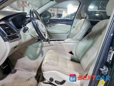 Zdjęcie 7 z 13 samochodu: 2016 VOLVO XC90 T6 VIN:YV4A22PK6G1059234 - miniatura