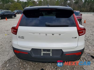 Zdjęcie 6 z 13 samochodu: 2021 VOLVO XC40 T5 R-DESIGN VIN:YV4162UM0M2613299 - miniatura
