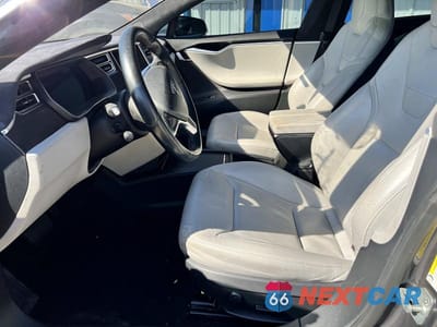 Zdjęcie 7 z 13 samochodu: 2016 TESLA MODEL S VIN:5YJSA1E28GF133929 - miniatura