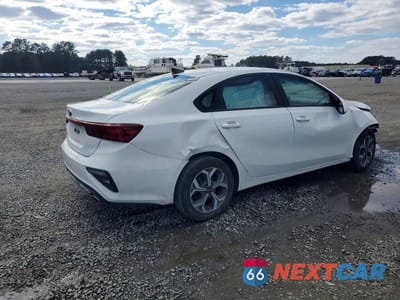 Trzecie zdjęcie samochodu z tyłu: 2021 KIA FORTE FE VIN:3KPF24AD7ME346122 - miniatura