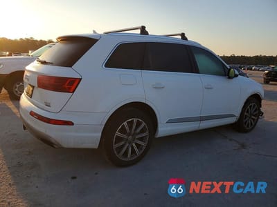 Trzecie zdjęcie samochodu z tyłu: 2018 AUDI Q7 PRESTIGE VIN:WA1VAAF78JD027920 - miniatura