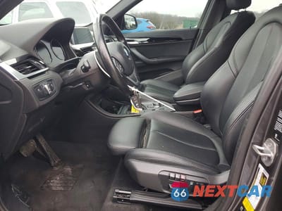 Zdjęcie 7 z 13 samochodu: 2018 BMW X1 XDRIVE28I VIN:WBXHT3C33J5L34662 - miniatura
