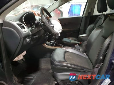 Zdjęcie 7 z 14 samochodu: 2018 JEEP COMPASS LATITUDE VIN:3C4NJDBBXJT112172 - miniatura