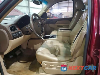 Zdjęcie 7 z 13 samochodu: 2010 CHEVROLET TAHOE K1500 LT VIN:1GNUKBE04AR114118 - miniatura