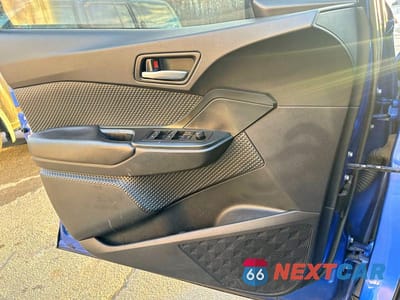 Zdjęcie 11 z 11 samochodu: 2018 TOYOTA C-HR XLE VIN:NMTKHMBX3JR020422 - miniatura