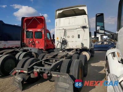 Czwarte zdjęcie samochodu z boku: 2020 INTERNATIONAL LT625 VIN:3HSDZAPR9LN847961 - miniatura
