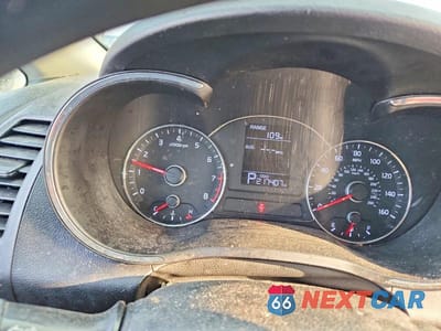 Zdjęcie 9 z 12 samochodu: 2016 KIA FORTE LX VIN:KNAFX4A65G5605948 - miniatura