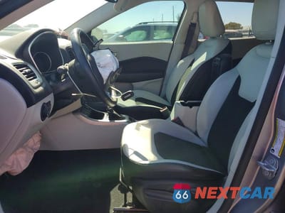 Zdjęcie 7 z 13 samochodu: 2018 JEEP COMPASS LATITUDE VIN:3C4NJCBB1JT503415 - miniatura