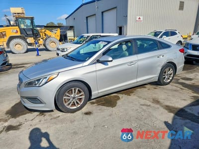 2017 HYUNDAI SONATA BASE 5NPE24AF9HH492634 - główne zdjęcie licytacji z USA - miniatura