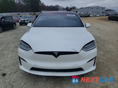 Piąte zdjęcie samochodu w środku: 2023 TESLA MODEL X VIN:7SAXCBE53PF380486 - miniatura