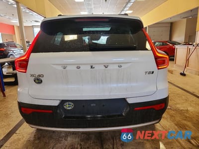 Zdjęcie 6 z 11 samochodu: 2021 VOLVO XC40 T5 MOMENTUM VIN:YV4162UK2M2403821 - miniatura