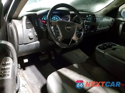 Zdjęcie 8 z 12 samochodu: 2011 CHEVROLET SILVERADO K1500 LT VIN:1GCRKSE34BZ208073 - miniatura