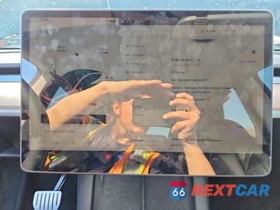 Zdjęcie 9 z 14 samochodu: 2025 TESLA MODEL Y VIN:7SAYGDEFXSF265227 - miniatura