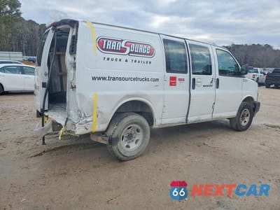 Trzecie zdjęcie samochodu z tyłu: 2021 CHEVROLET EXPRESS G2500 VIN:1GCWGAFP2M1302258 - miniatura