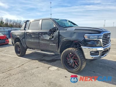 Czwarte zdjęcie samochodu z boku: 2026 RAM 1500 LARAMIE VIN:1C6SRFJP8TN175768 - miniatura