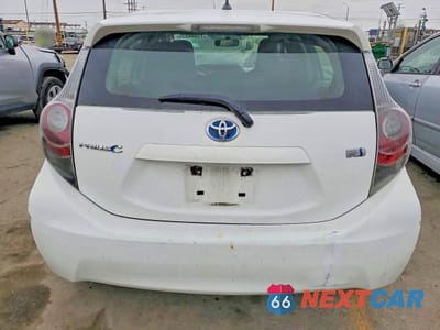 Zdjęcie 6 z 11 samochodu: 2013 TOYOTA PRIUS C VIN:JTDKDTB33D1528718 - miniatura