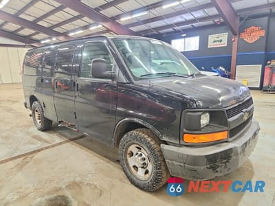 Czwarte zdjęcie samochodu z boku: 2013 CHEVROLET EXPRESS G2500 LS VIN:1GAWGPFA8D1175829 - miniatura