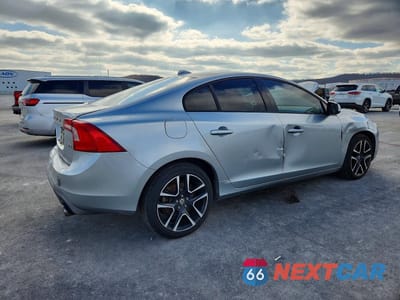 Trzecie zdjęcie samochodu z tyłu: 2017 VOLVO S60 VIN:YV126MFL0H2421212 - miniatura