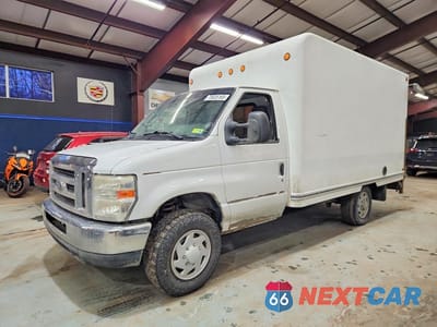2011 FORD E350 BOX TRUCK 1FDSE3FL7BDB21158 - główne zdjęcie licytacji z USA - miniatura