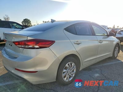 Trzecie zdjęcie samochodu z tyłu: 2017 HYUNDAI ELANTRA SE VIN:KMHD74LFXHU092531 - miniatura