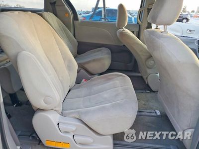 Zdjęcie 11 z 13 samochodu: 2011 TOYOTA SIENNA BASE 7-PASSENGER VIN:5TDZK3DC2BS143829 - miniatura