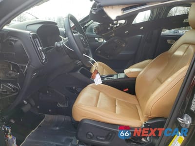 Zdjęcie 7 z 13 samochodu: 2019 VOLVO XC40 T5 MOMENTUM VIN:YV4162UK5K2053369 - miniatura