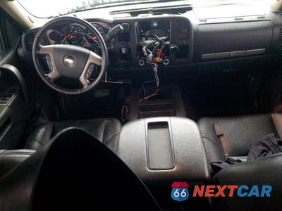 Zdjęcie 8 z 11 samochodu: 2011 CHEVROLET SILVERADO C1500 LT VIN:3GCPCSE01BG339195 - miniatura