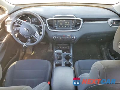 Zdjęcie 8 z 12 samochodu: 2019 KIA SORENTO VIN:5XYPGDA30KG500148 - miniatura
