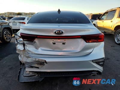 Zdjęcie 6 z 12 samochodu: 2019 KIA FORTE VIN:3KPF24AD5KE095016 - miniatura