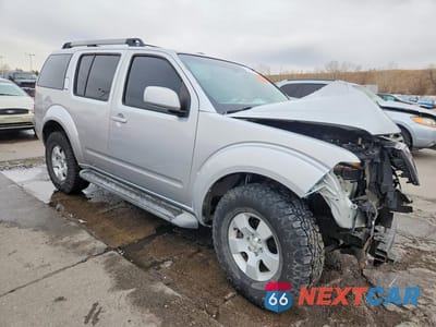 Czwarte zdjęcie samochodu z boku: 2005 NISSAN PATHFINDER XE VIN:5N1AR18W95C735506 - miniatura