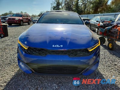 Piąte zdjęcie samochodu w środku: 2022 KIA K5 GT LINE VIN:5XXG64J22NG164196 - miniatura