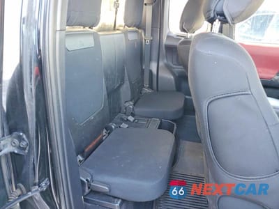 Zdjęcie 10 z 12 samochodu: 2018 TOYOTA TACOMA ACCESS CAB VIN:5TFSX5EN1JX061453 - miniatura