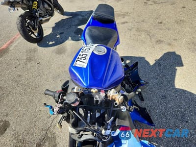 Piąte zdjęcie samochodu w środku: 2005 YAMAHA YZFR6 L VIN:JYARJ06Y75A006165 - miniatura