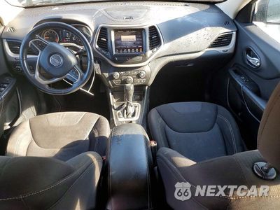 Zdjęcie 8 z 13 samochodu: 2015 JEEP CHEROKEE LATITUDE VIN:1C4PJLCB7FW507428 - miniatura