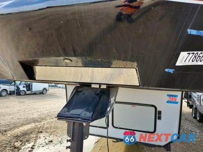 Zdjęcie 8 z 10 samochodu: 2016 KEYSTONE RAPTOR CAMPER VIN:4YDF3983XGR800456 - miniatura