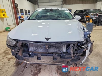 Piąte zdjęcie samochodu w środku: 2019 BUICK REGAL TOURX PREFERRED VIN:W04GU8SX3K1035926 - miniatura