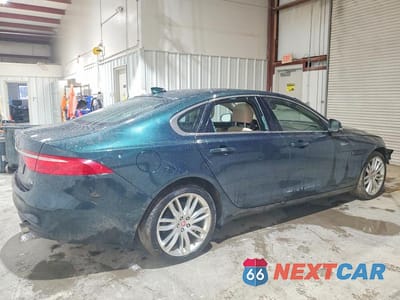 Trzecie zdjęcie samochodu z tyłu: 2016 JAGUAR XF PRESTIGE VIN:SAJBK4BV7GCY13042 - miniatura