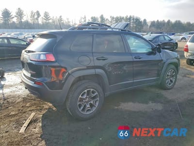 Trzecie zdjęcie samochodu z tyłu: 2021 JEEP CHEROKEE TRAILHAWK VIN:1C4PJMBX3MD182143 - miniatura