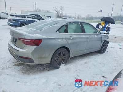Trzecie zdjęcie samochodu z tyłu: 2024 VOLKSWAGEN JETTA SE VIN:3VW7M7BU6RM066328 - miniatura