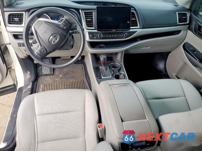 Zdjęcie 8 z 12 samochodu: 2014 TOYOTA HIGHLANDER LE VIN:5TDZARFH9ES004705 - miniatura