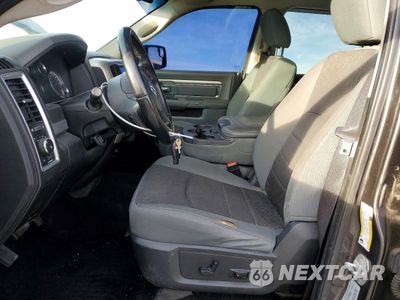 Zdjęcie 7 z 13 samochodu: 2016 RAM 1500 SLT VIN:3C6RR7LT4GG377102 - miniatura