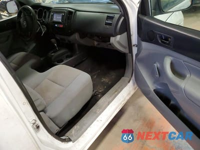 Zdjęcie 8 z 13 samochodu: 2014 TOYOTA TACOMA VIN:5TFNX4CN9EX037451 - miniatura